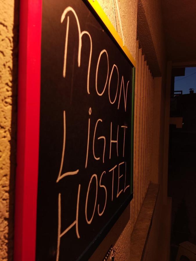 Moonlight Hostel プリシュティナ エクステリア 写真