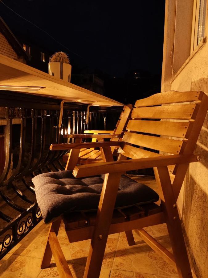 Moonlight Hostel プリシュティナ エクステリア 写真