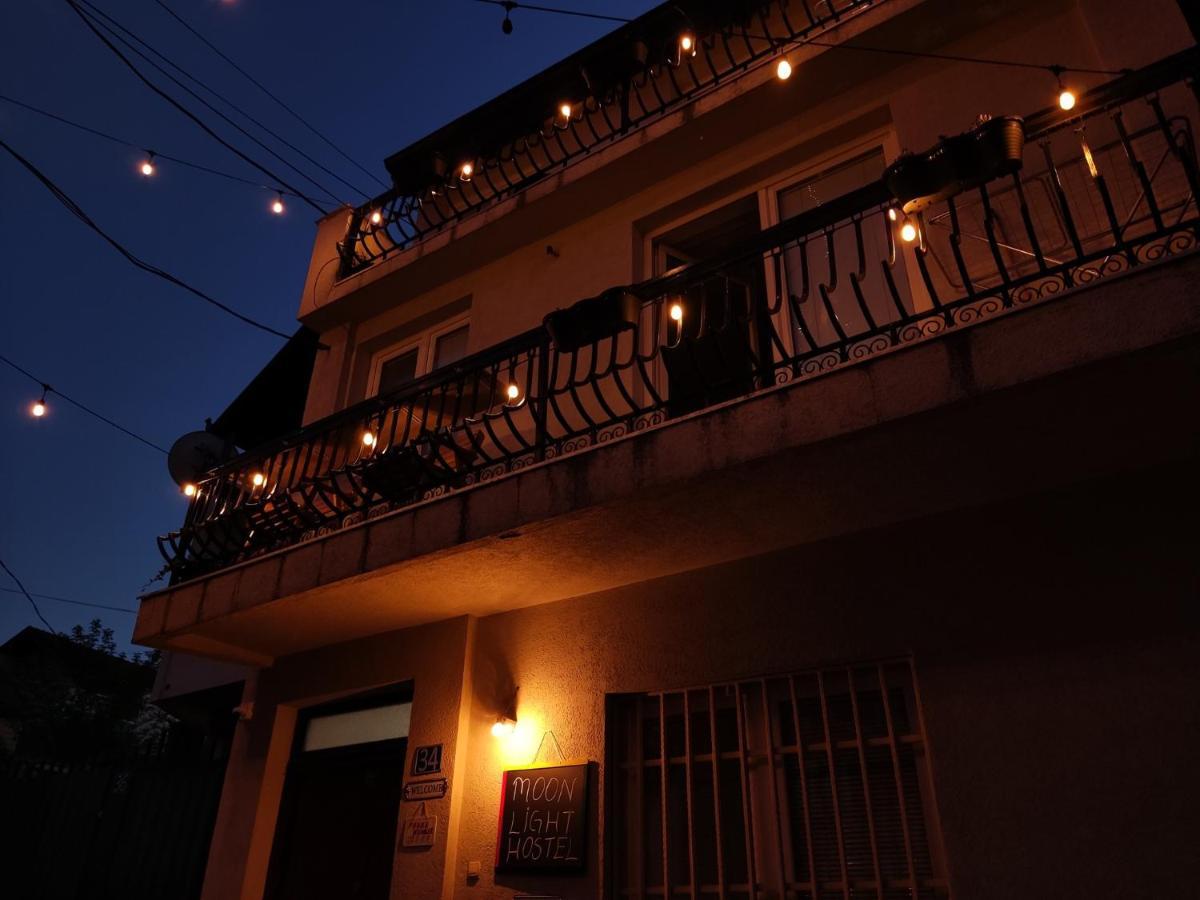 Moonlight Hostel プリシュティナ エクステリア 写真